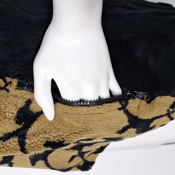 Kerrits Black Brown Abstract Print Western Equestrian Cowgirl Fleece Vest Size M - Picture 10 of 14